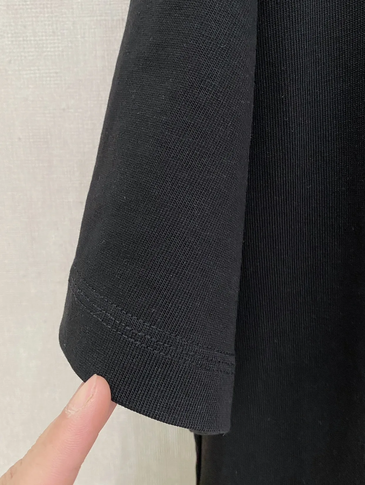 ⚜️LABUBU ‼️ARMANI T . Same Style❤️ ， ， OS ： logo ， ， 。 ！ labubu ～ ：Black.Sizes：S-XXL ❗️（175/145 L）